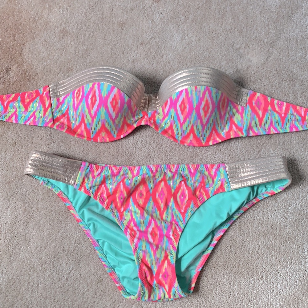 Multicolor strapless bikini